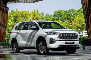 CHO THUÊ XE THÁNG 7 CHỖ TOYOTA INNOVA G 2025