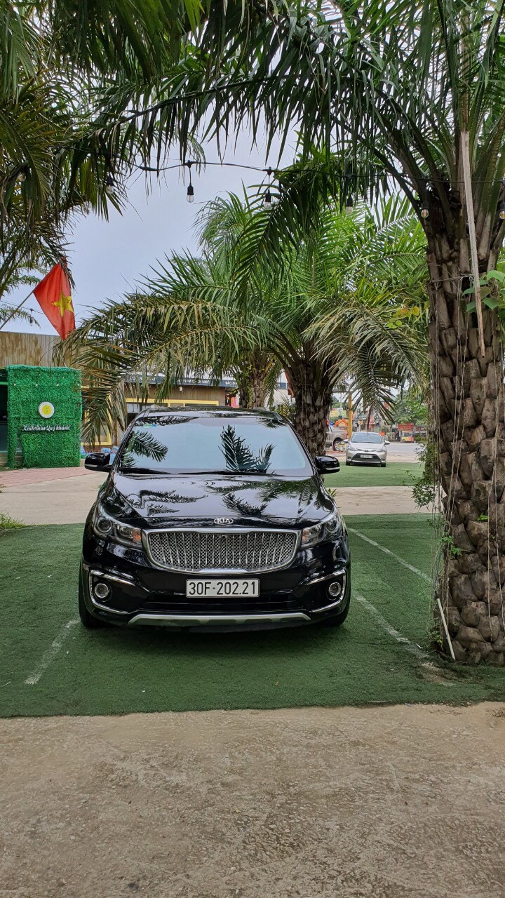 Khoang hành khách xe Kia Sedona cho thuê theo tháng