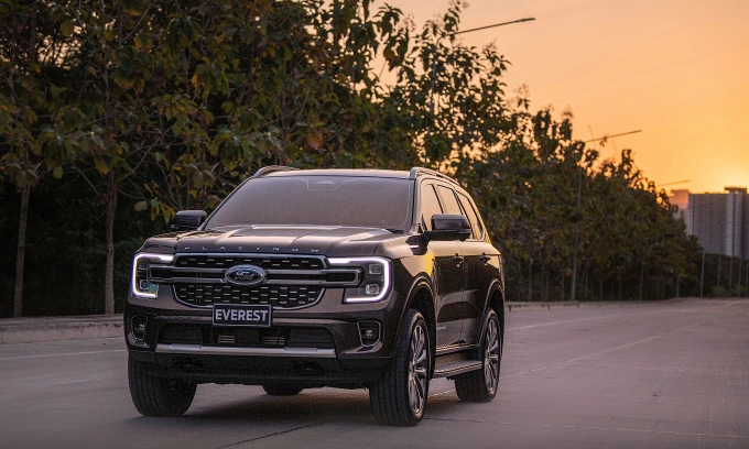 Xe Ford Everest 7 chỗ của Thuê xe Đại Việt